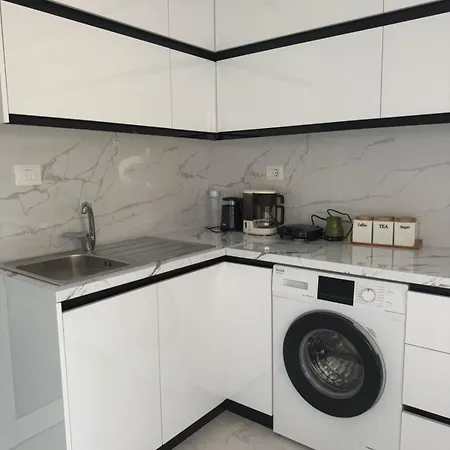 England Panzió Saranda